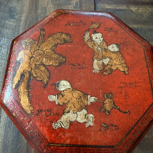 Chinese red lacquer box, antique, hand-painted children, calligraphy interior - Picture 2 of 5